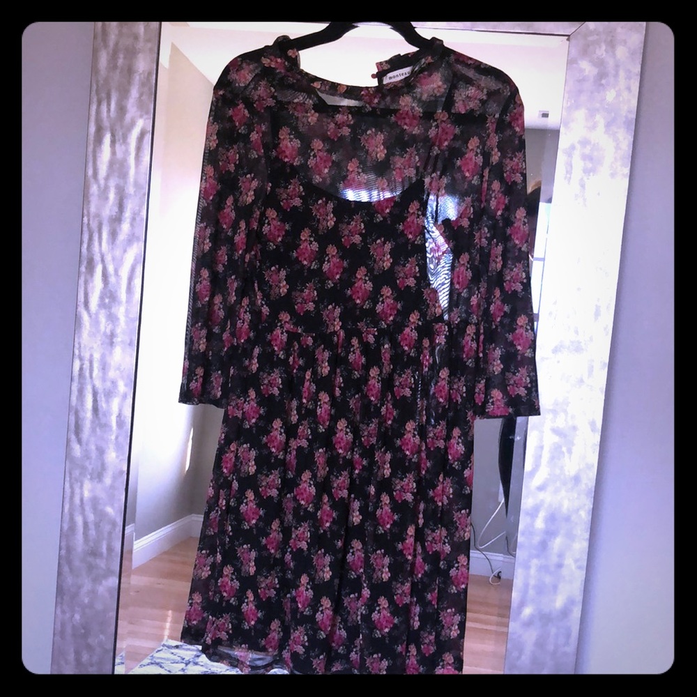 Mid sleeve dress